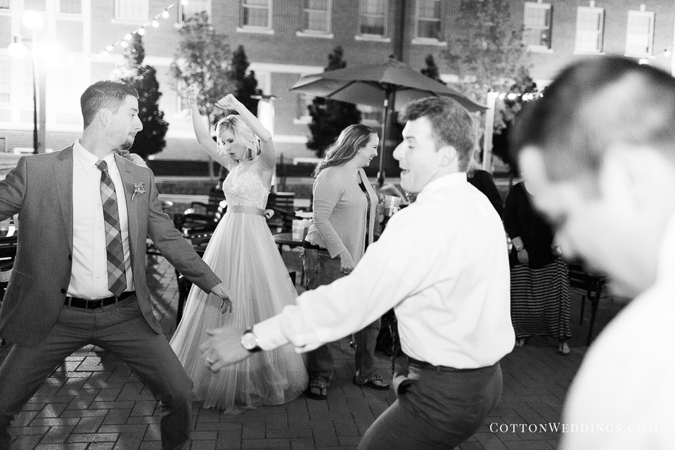 bride groom people dancing