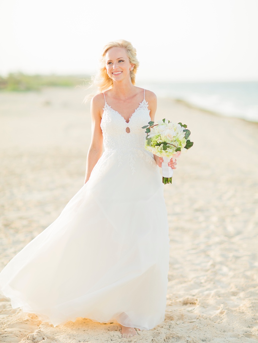 bridal portrait on the beach in cancun