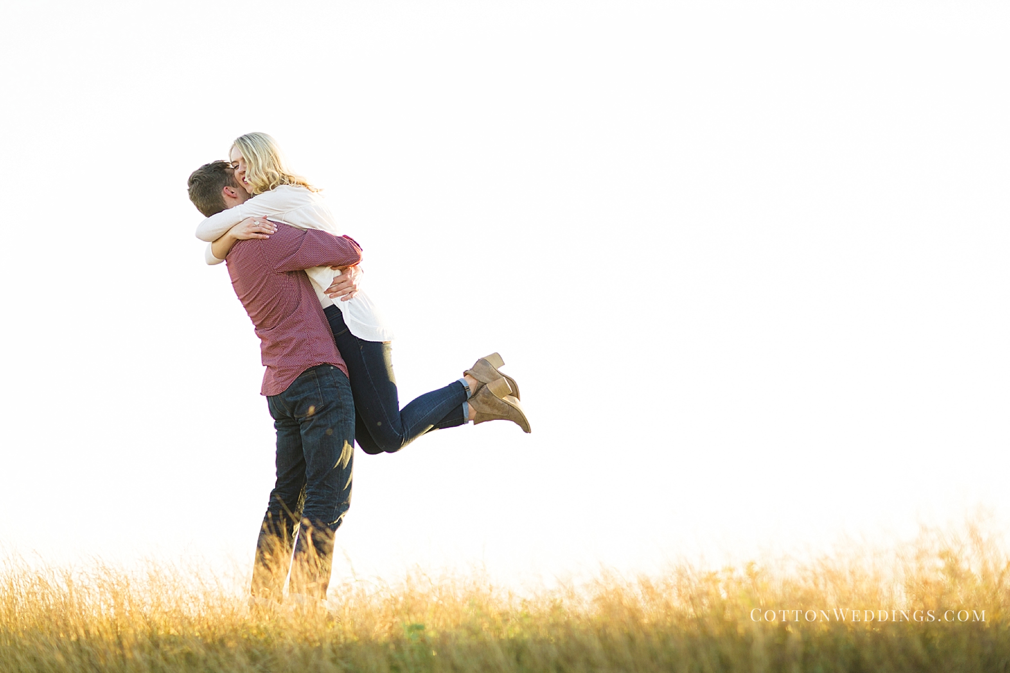 bright airy photo couple in love embracing